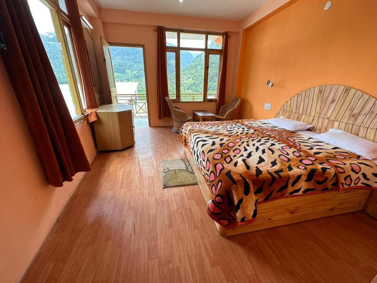 Rasta Cafe And Guest house