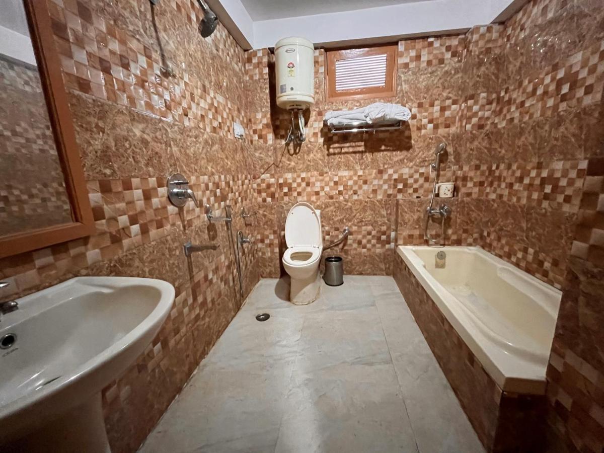 Hotel Naina Spring Resort, - Away From City Hustle 3*