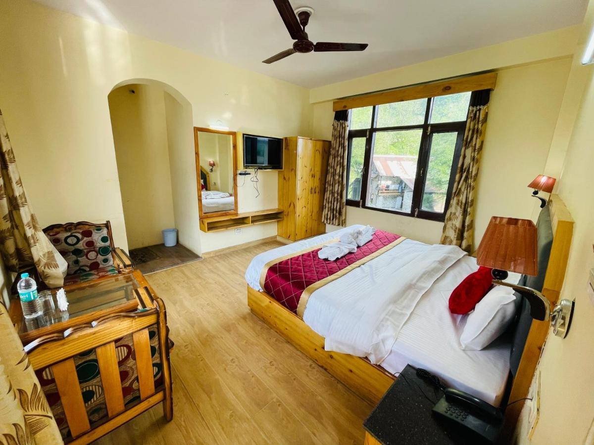 Bed & Breakfast Radhika Manali (Himachal Pradesh)