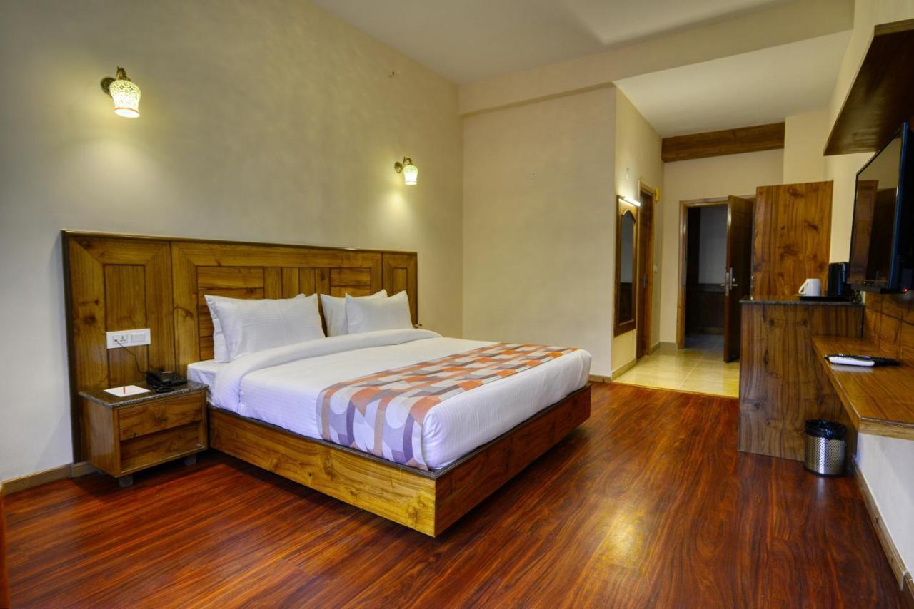 Clarks Suites, 4* Manali (Himachal Pradesh)