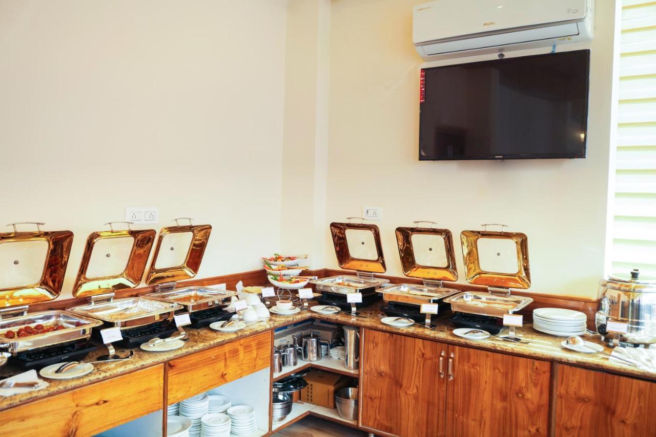 Clarks Suites, Hotel