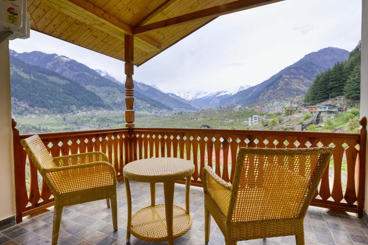 Clarks Suites,