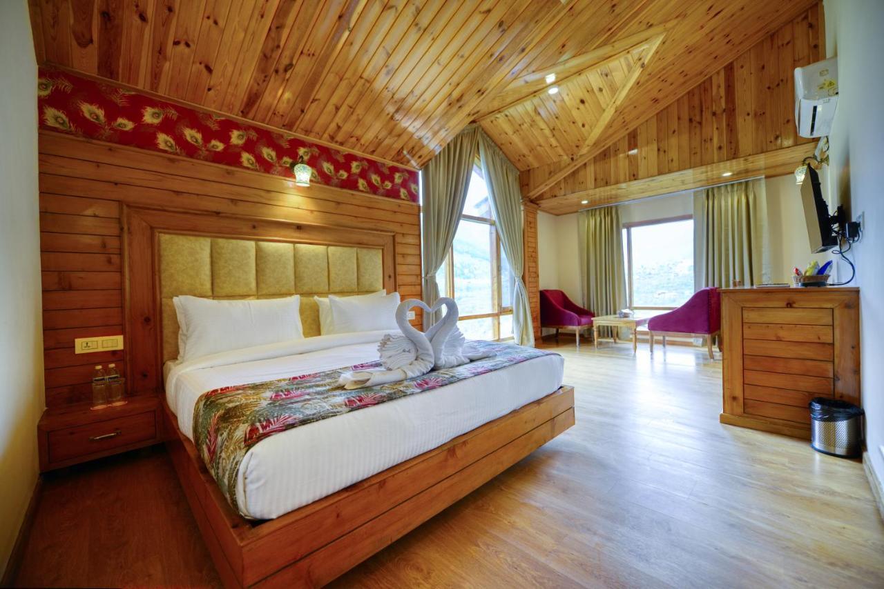 Hotel Clarks Suites, Manali (Himachal Pradesh)