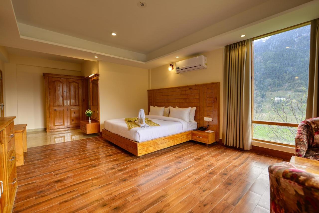 Clarks Suites, 4* Manali (Himachal Pradesh)