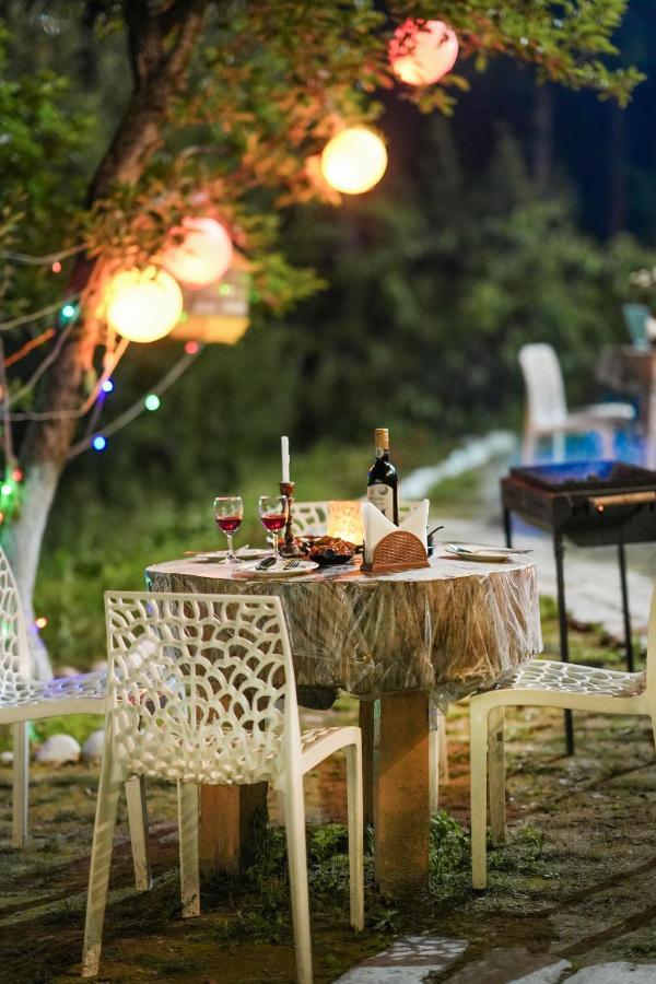 Homestay Saffronstays Kesar Villa, - Beautiful Amidst An Apple Orchard - Clear Roads Manali (Himachal Pradesh)