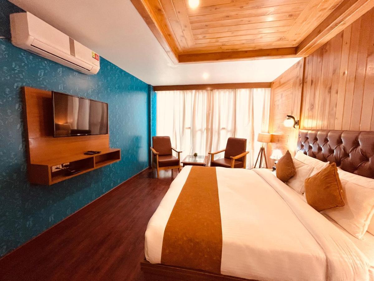 Winterline Near Mall Road - Centrally Heated & Air Cooled Hotel