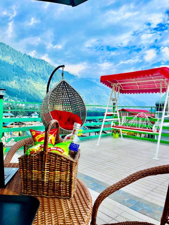 Hotel Winterline Near Mall Road - Centrally Heated & Air Cooled