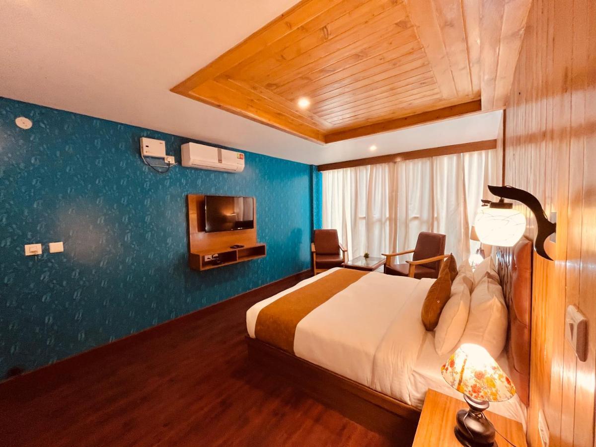 Winterline Near Mall Road - Centrally Heated & Air Cooled Hotel