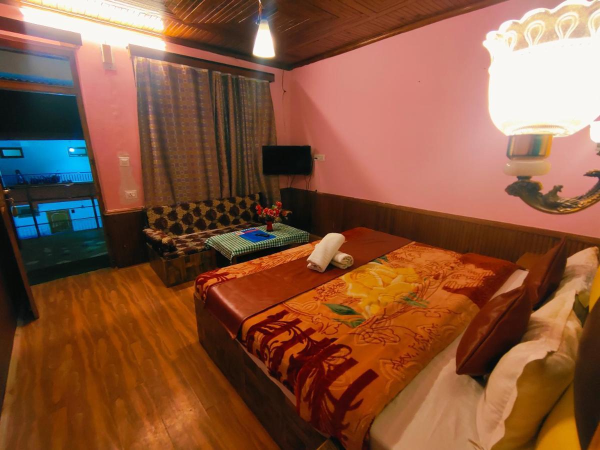 Chetna & Hotel