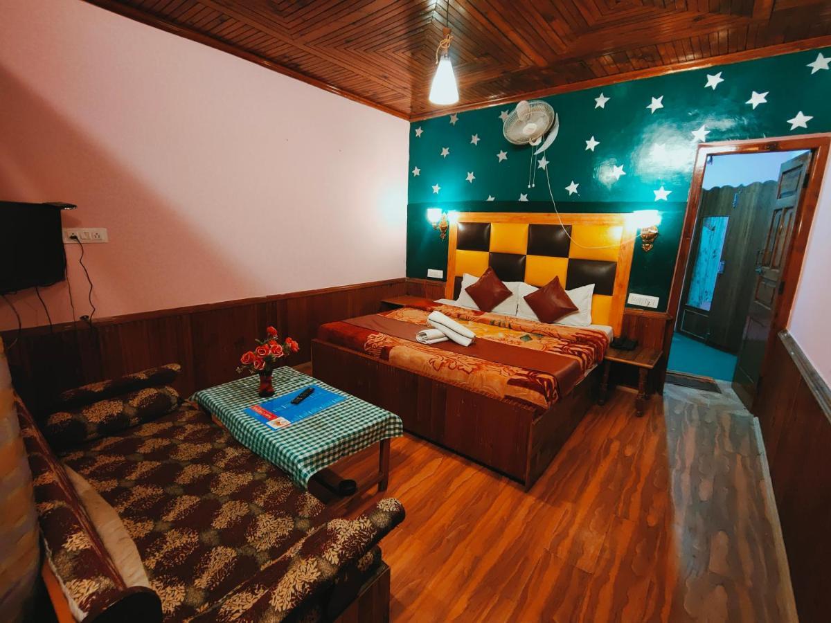 Chetna & Hotel 3*