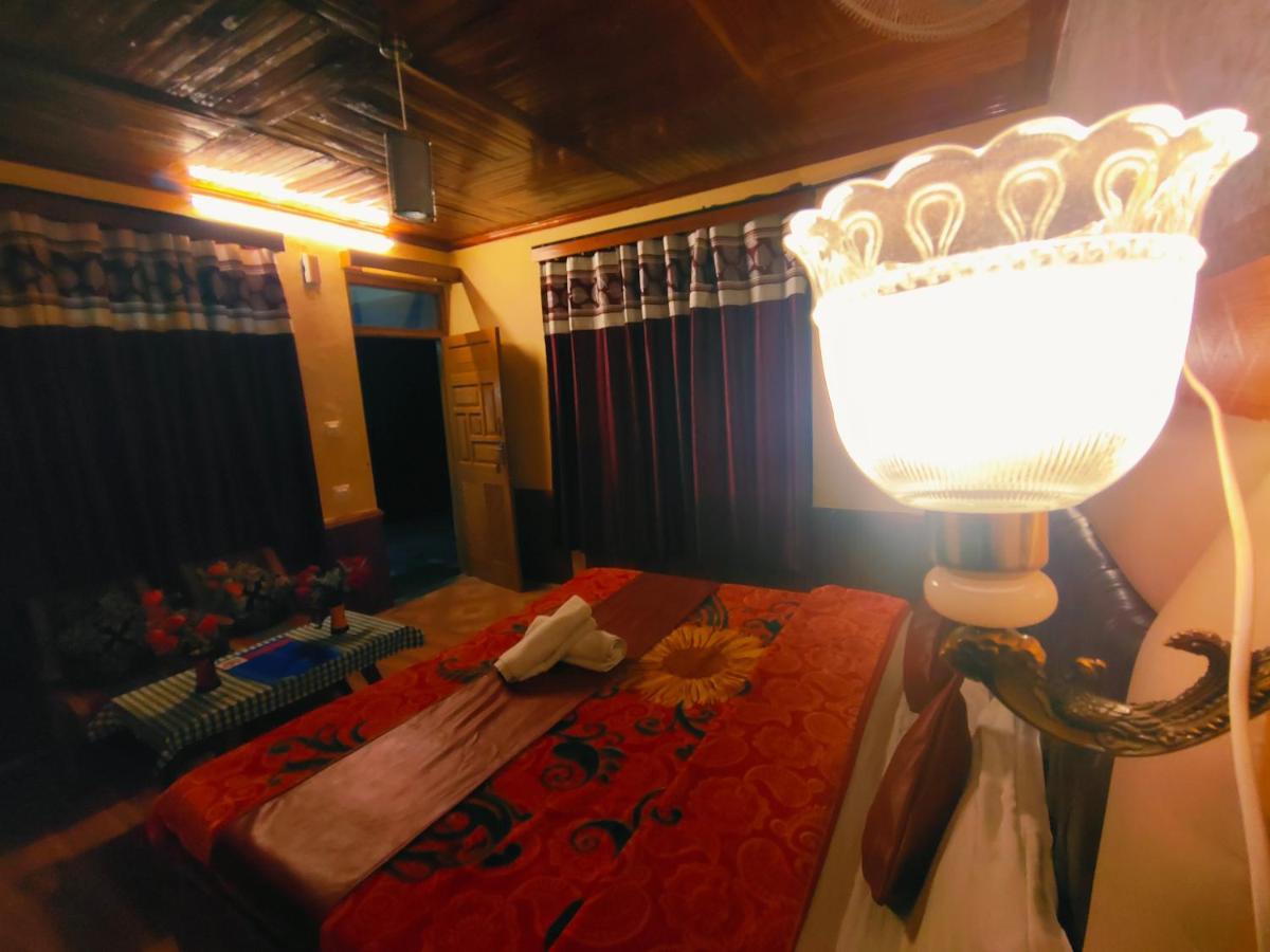 Chetna & Hotel