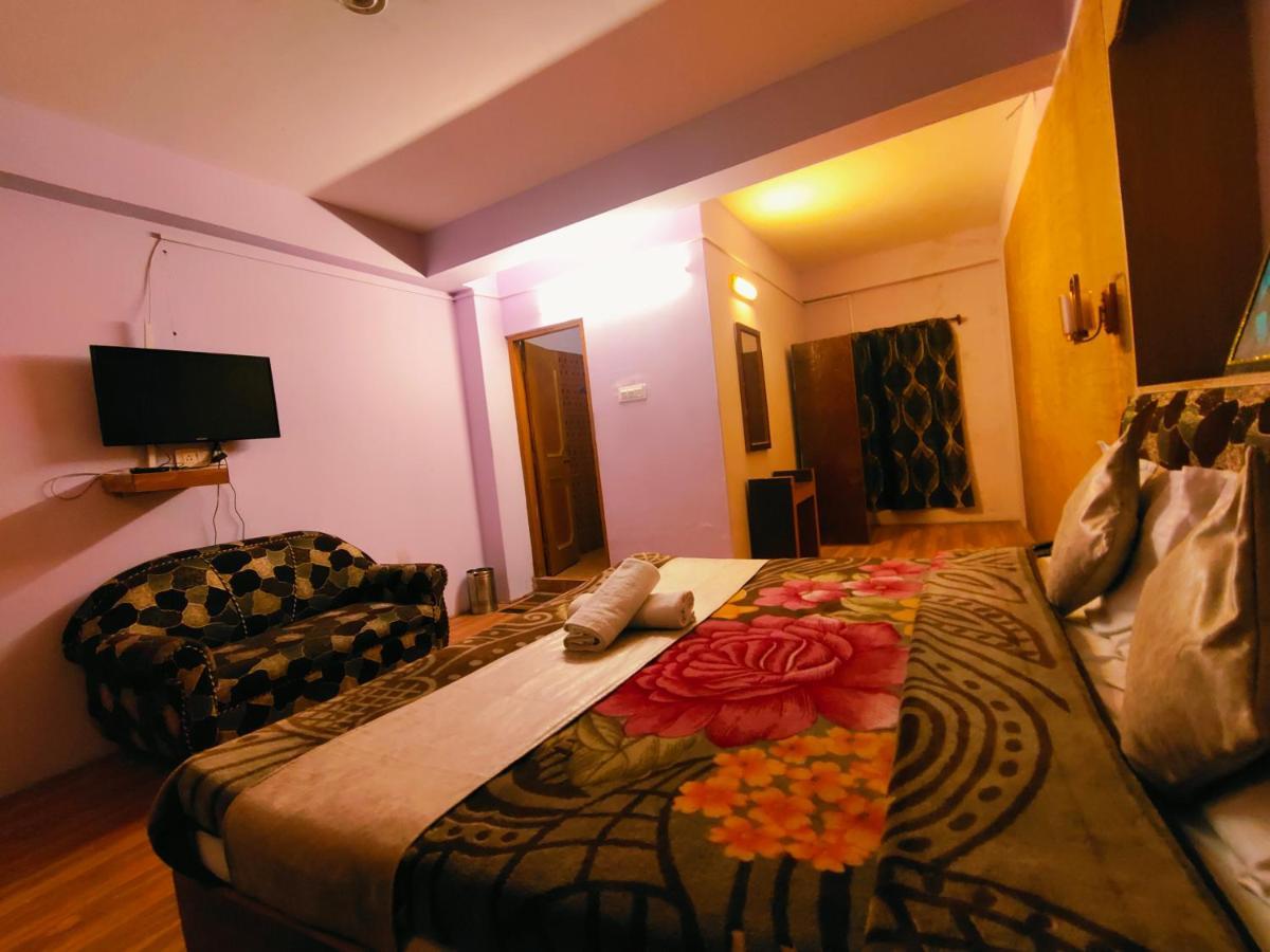 Chetna & Hotel