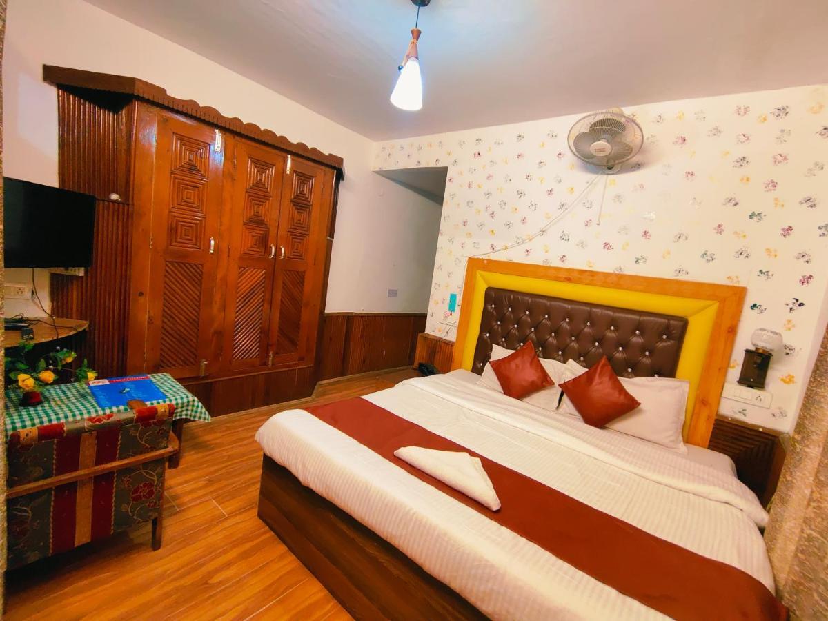 Chetna & 3* Manali (Himachal Pradesh)