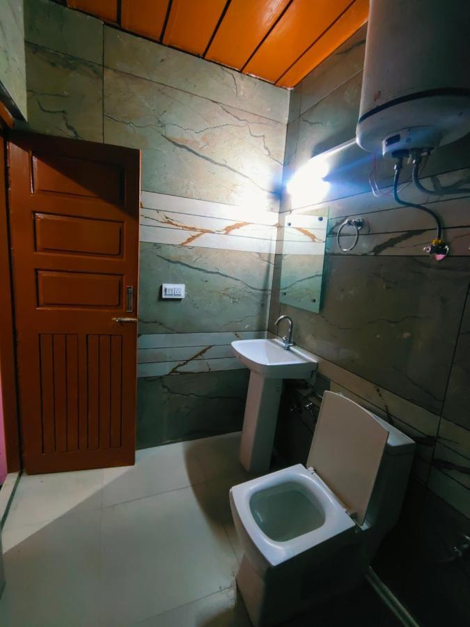 Hotel Chetna & 3*