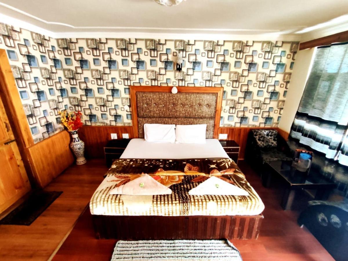 The Eleena Aastha - 3 Star Luxury Hotel 3*