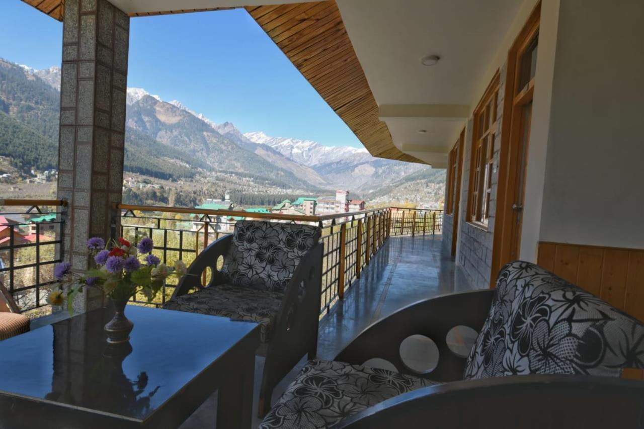 The Eleena Aastha - 3 Star Luxury Hotel