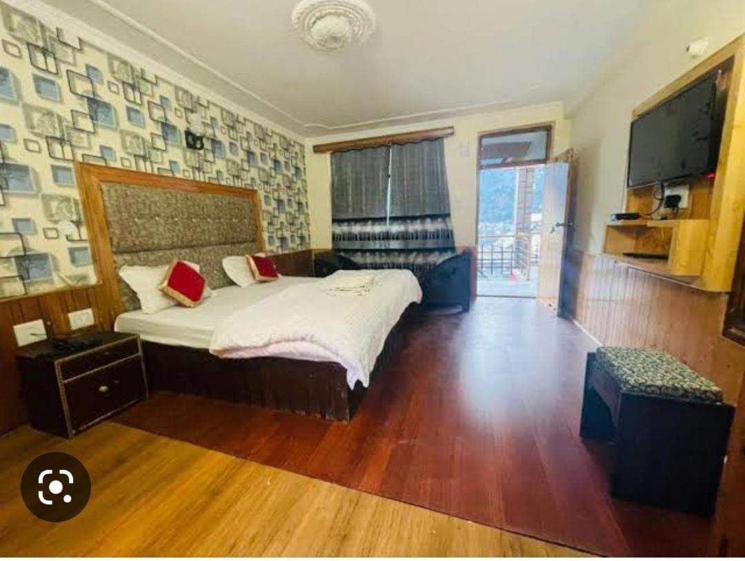 The Eleena Aastha - 3 Star Luxury
