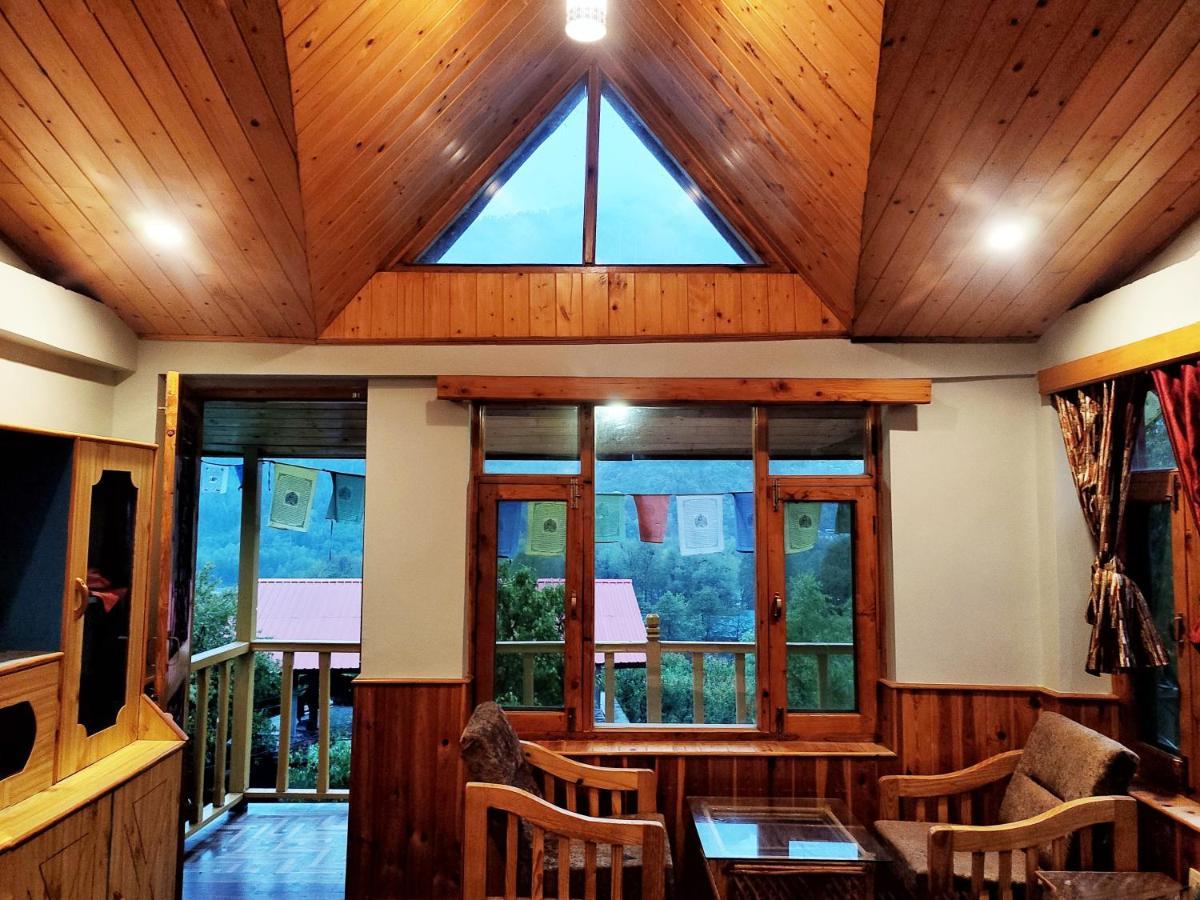 Off The Cuff * Manali (Himachal Pradesh)