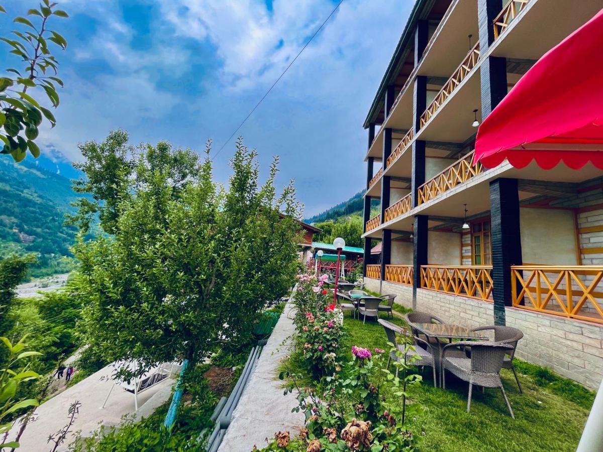 Naina Spring Resort, - Away From City Hustle Hotel 3*