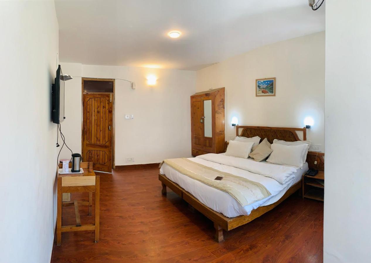 Hotel Tourist 10 Minutes Walking Distance From The Mall Manali (Himachal Pradesh)