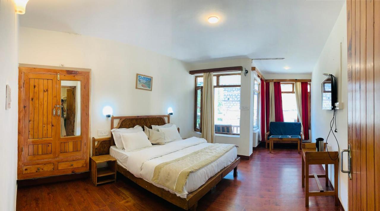 Tourist 10 Minutes Walking Distance From The Mall Hotel *