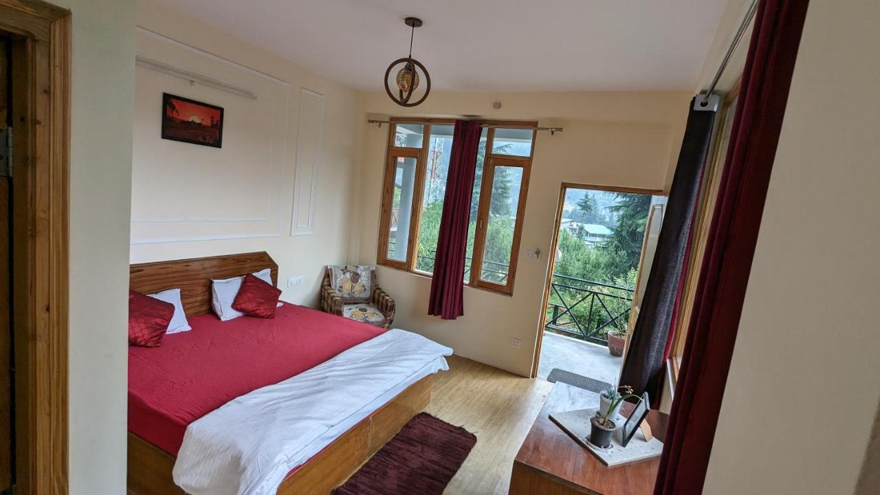 Red House Cafe And Hotel *