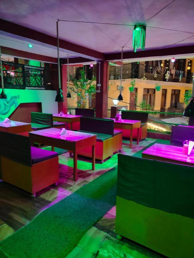 Guest house Non Stop Cafe &