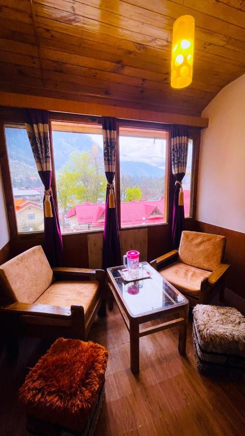 Apartment Hamta View Hill-top On Mall Road Manali (Himachal Pradesh)