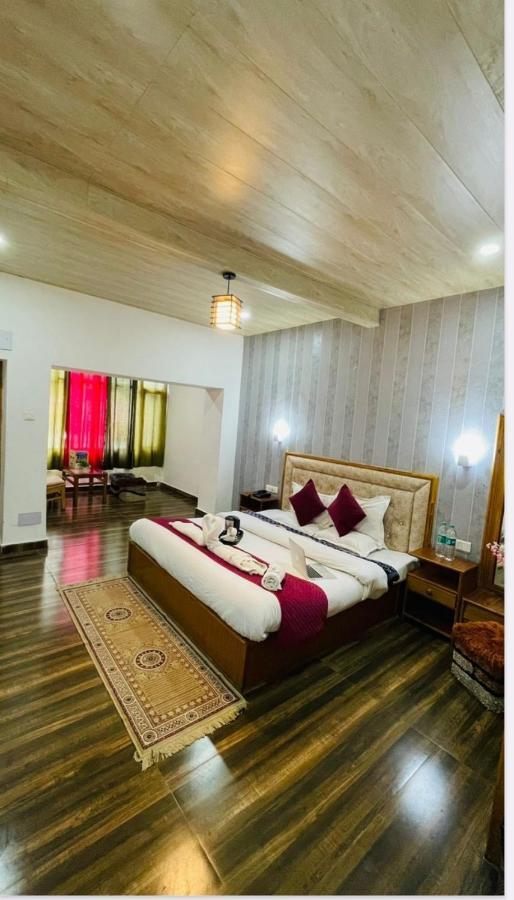 Hamta View Hill-top On Mall Road Apartment Manali (Himachal Pradesh)