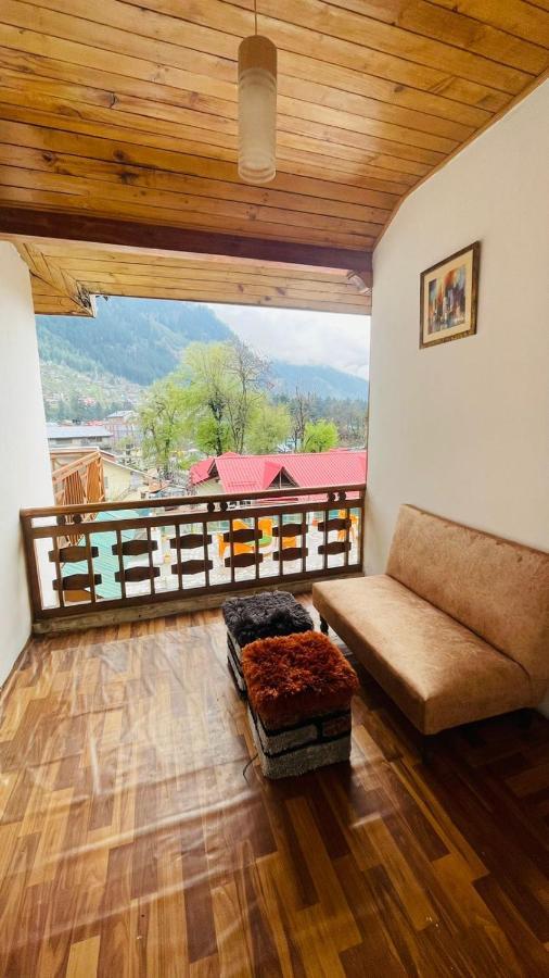 Hamta View Hill-top On Mall Road Apartment