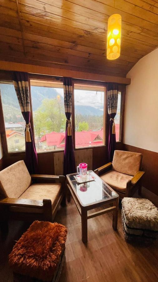 Hamta View Hill-top On Mall Road Manali (Himachal Pradesh)