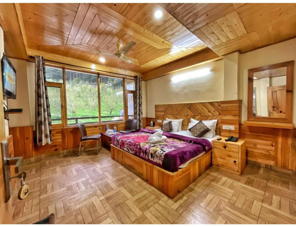 Him Paradise, Homestay
