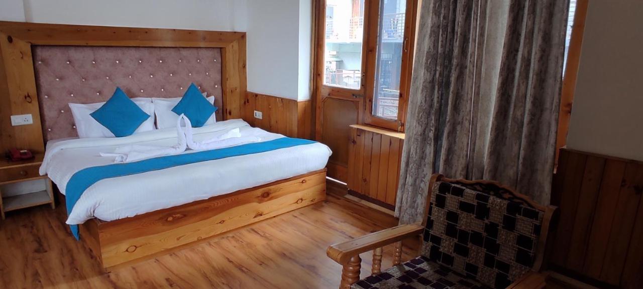 New Himalayan Hotel *