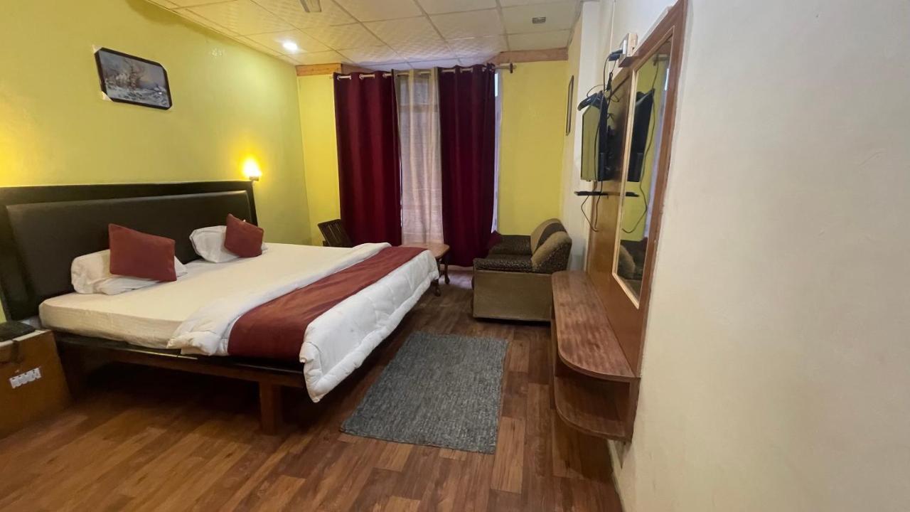 Hotel Ocean Manali- With Beautiful Terrace Near Mall Road 3*