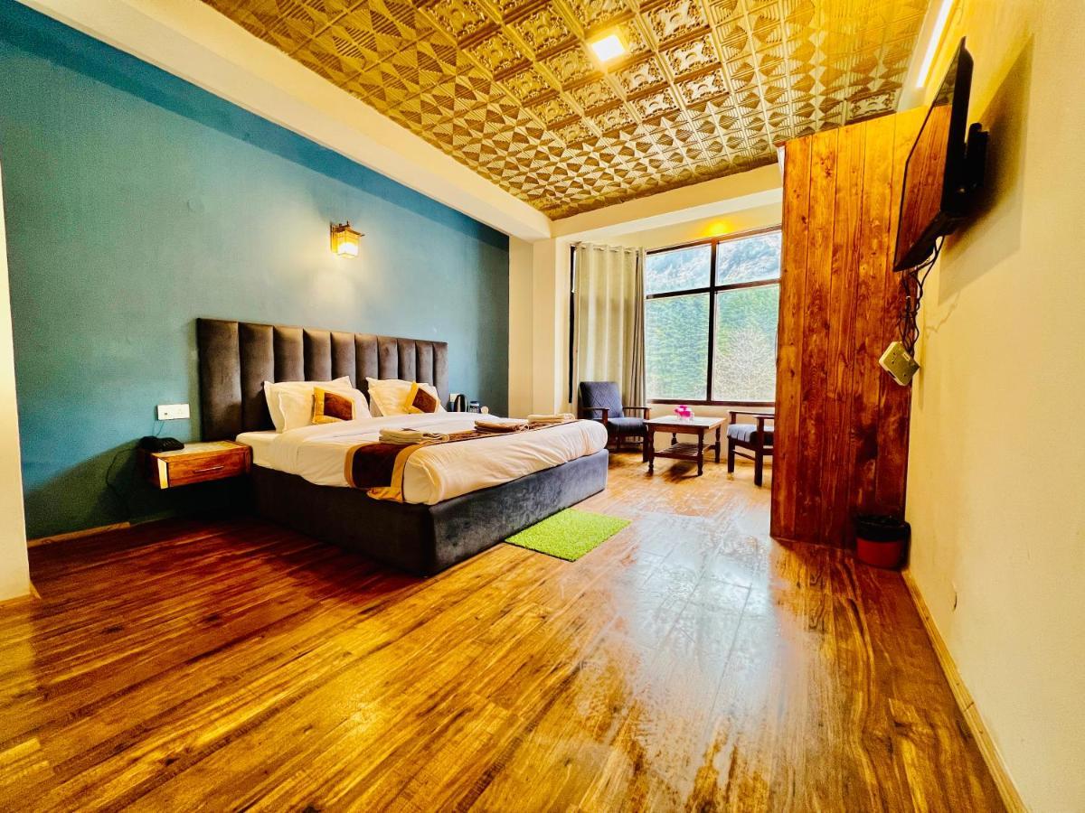 Hotel Link Manali-river View