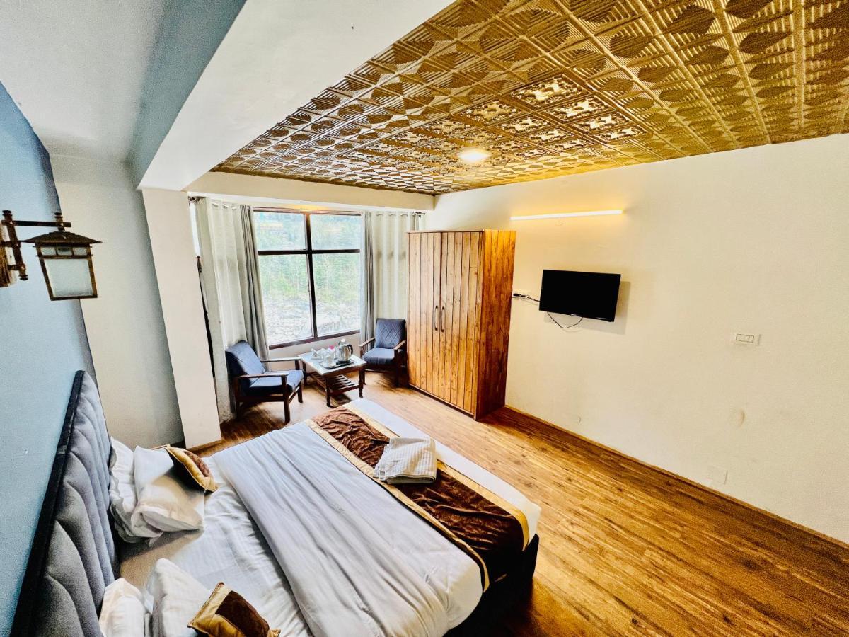 Hotel Link Manali-river View
