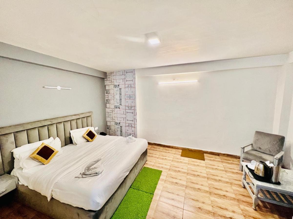 Link Manali-river View Hotel Manali (Himachal Pradesh)
