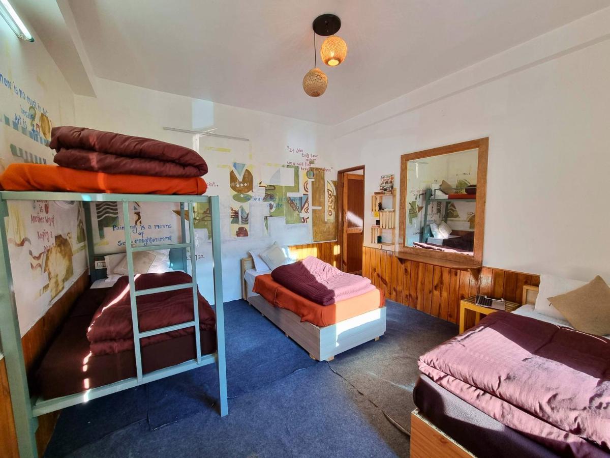 Hostel The Bunker Burwa *