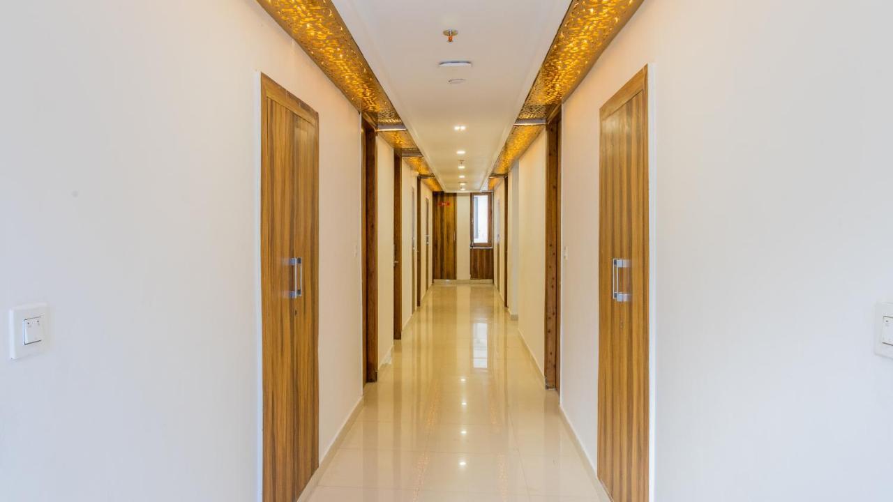 Hotel Snow White Regency, Manali (Himachal Pradesh)