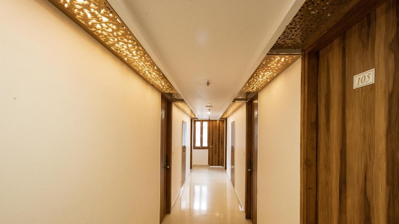 Hotel Snow White Regency, Manali (Himachal Pradesh)