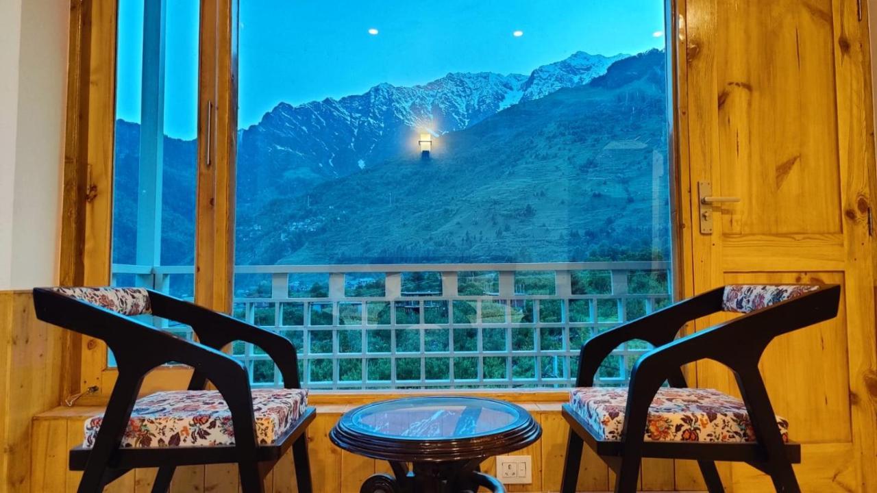 Hotel La Aero In Snow Mountains 4*