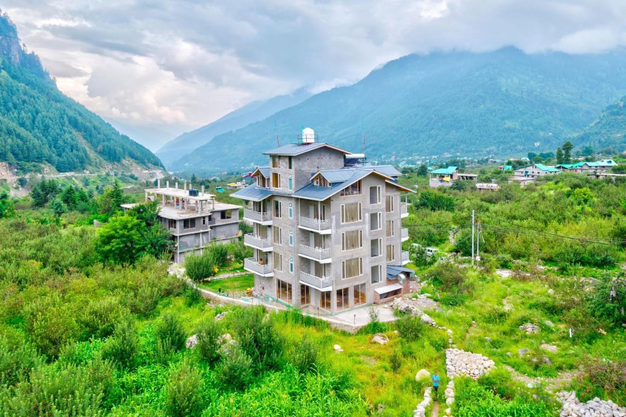 Hotel La Aero In Snow Mountains 4*