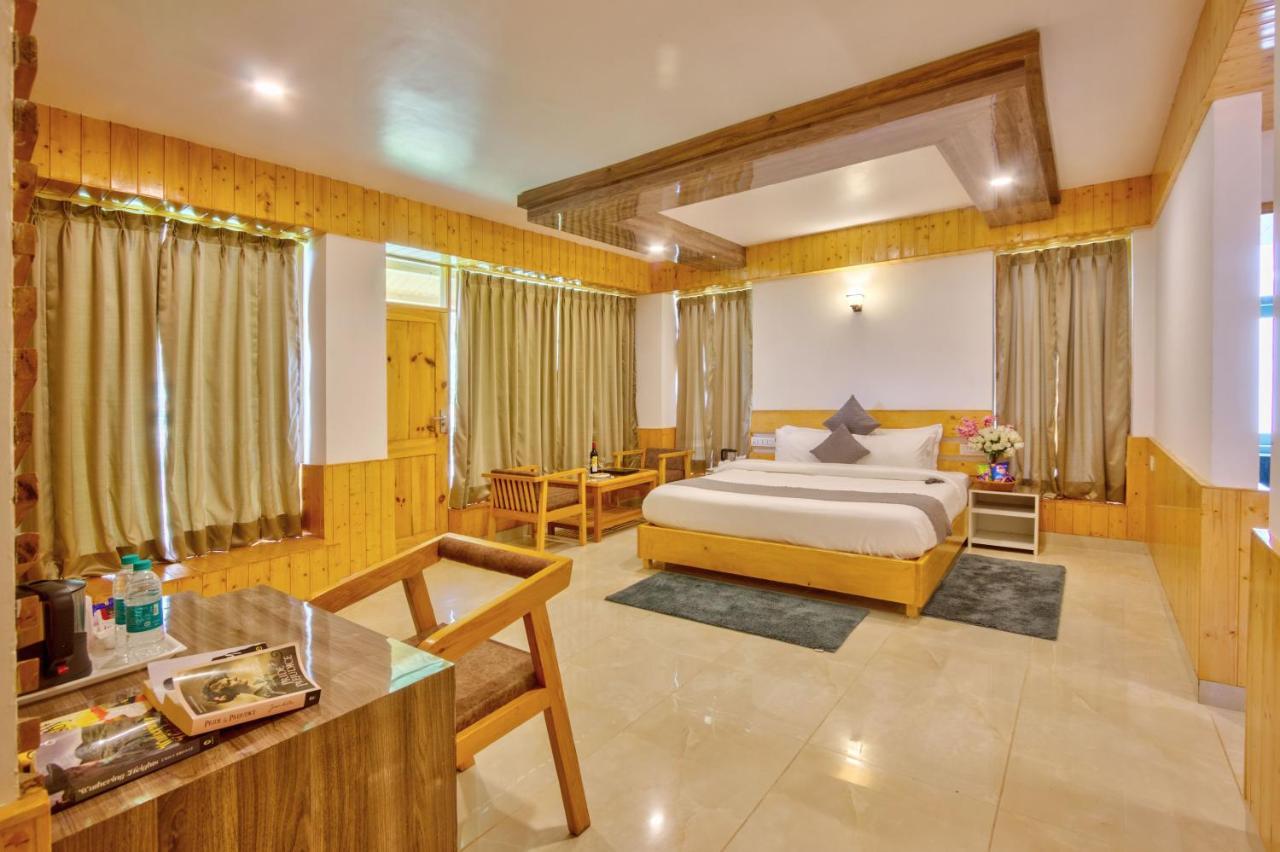 Hotel La Aero In Snow Mountains 4*