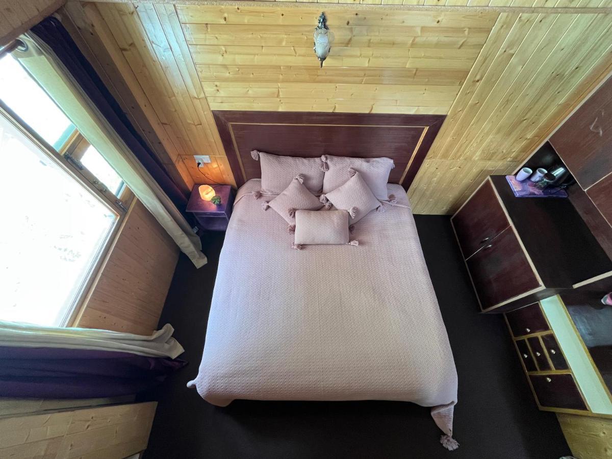 Sehar Boutique & Gallery Lodge