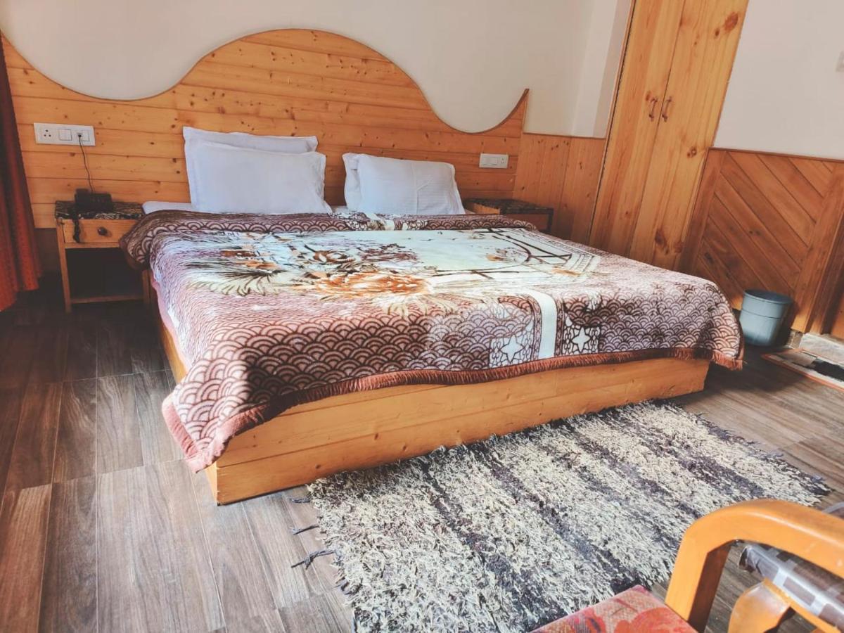 Hadimba Regency ! Free 4 Wheeler Parking ! Mountain View ! Near Mall Road Hotel Manali (Himachal Pradesh)