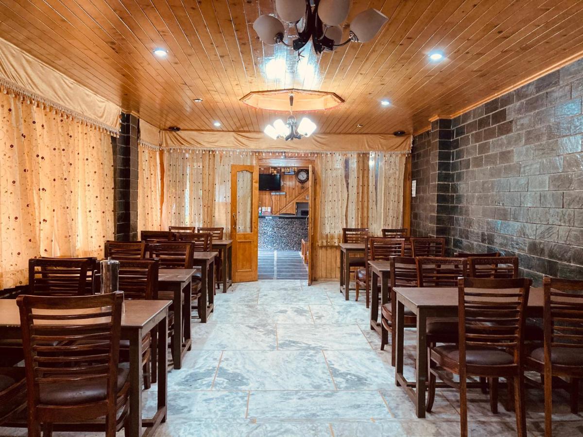 Hotel Hollywood, !! Awarded !! Rated !! River View !! Luxury Manali (Himachal Pradesh)