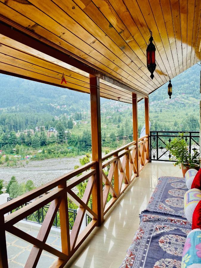 Hollywood, !! Awarded !! Rated !! River View !! Luxury Hotel 4*