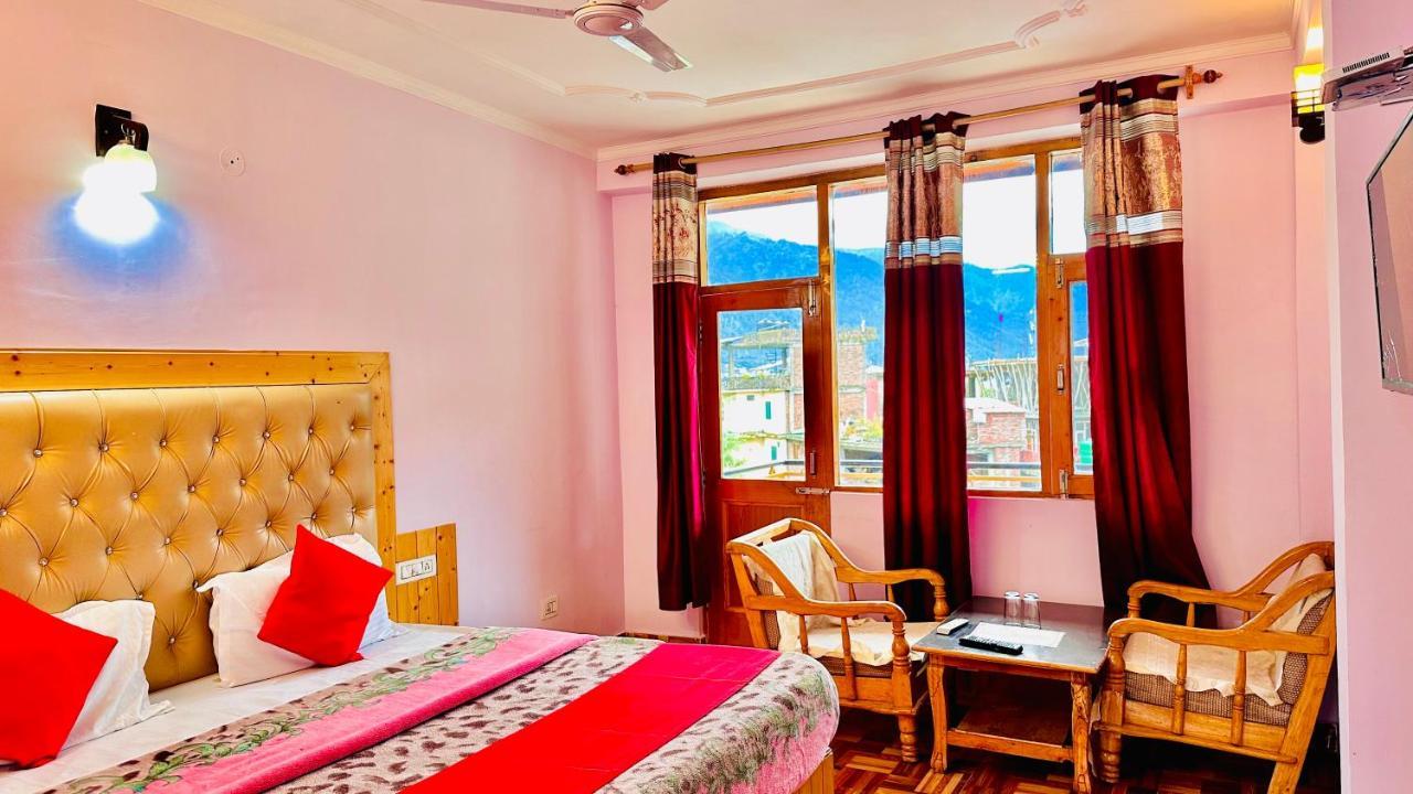 Manu Vatika Near Mall Road, Hotel *