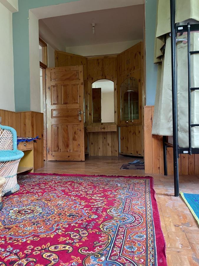 Roomshala 130 Duffers Door