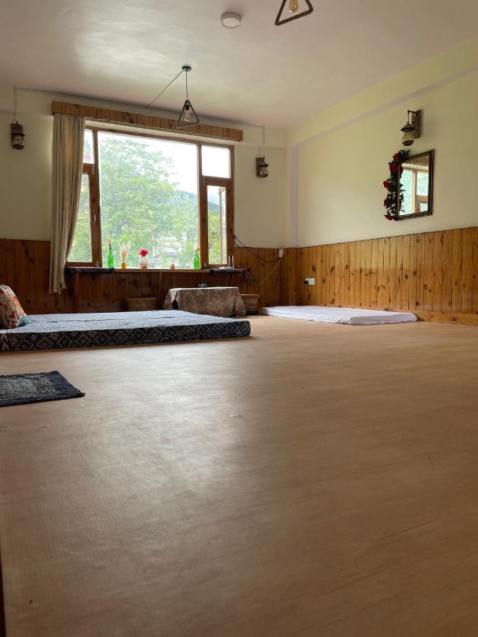Roomshala 130 Duffers Door 3*